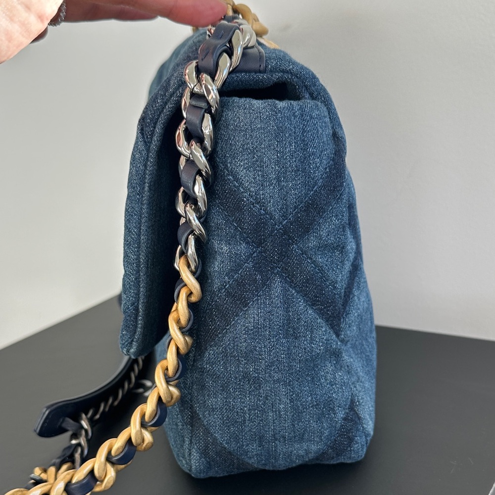 Chanel 19 Bag Denim Shoulder Bag Large - Picture 8 of 17